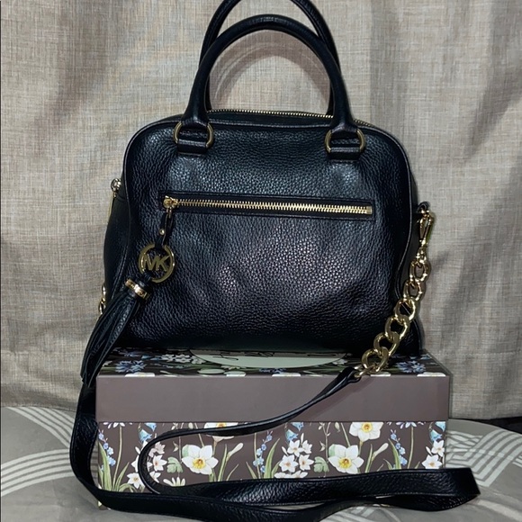 Michael Kors Handbags - • HOST PICK• Michael Kors Handbag
